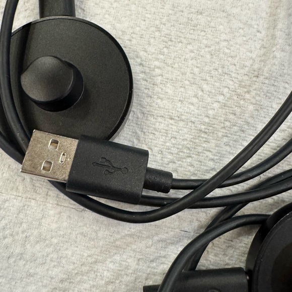 Oura Black and Gold Charging Dock main image 4